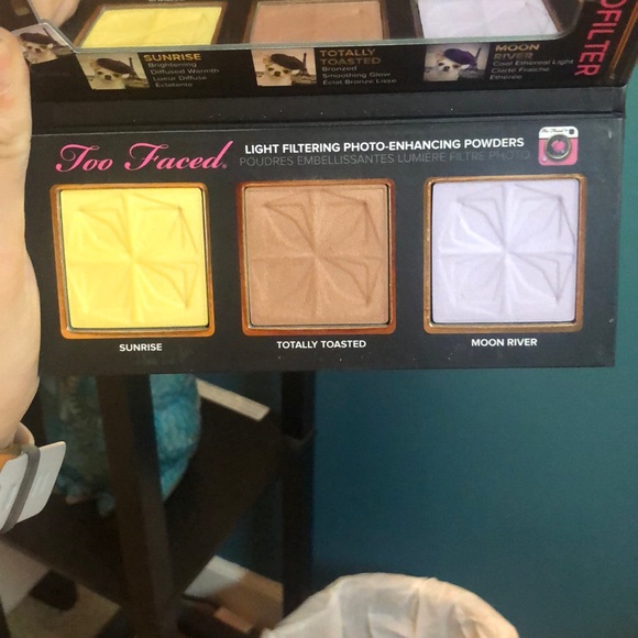 Face setting powder lot - Picture 2 of 4